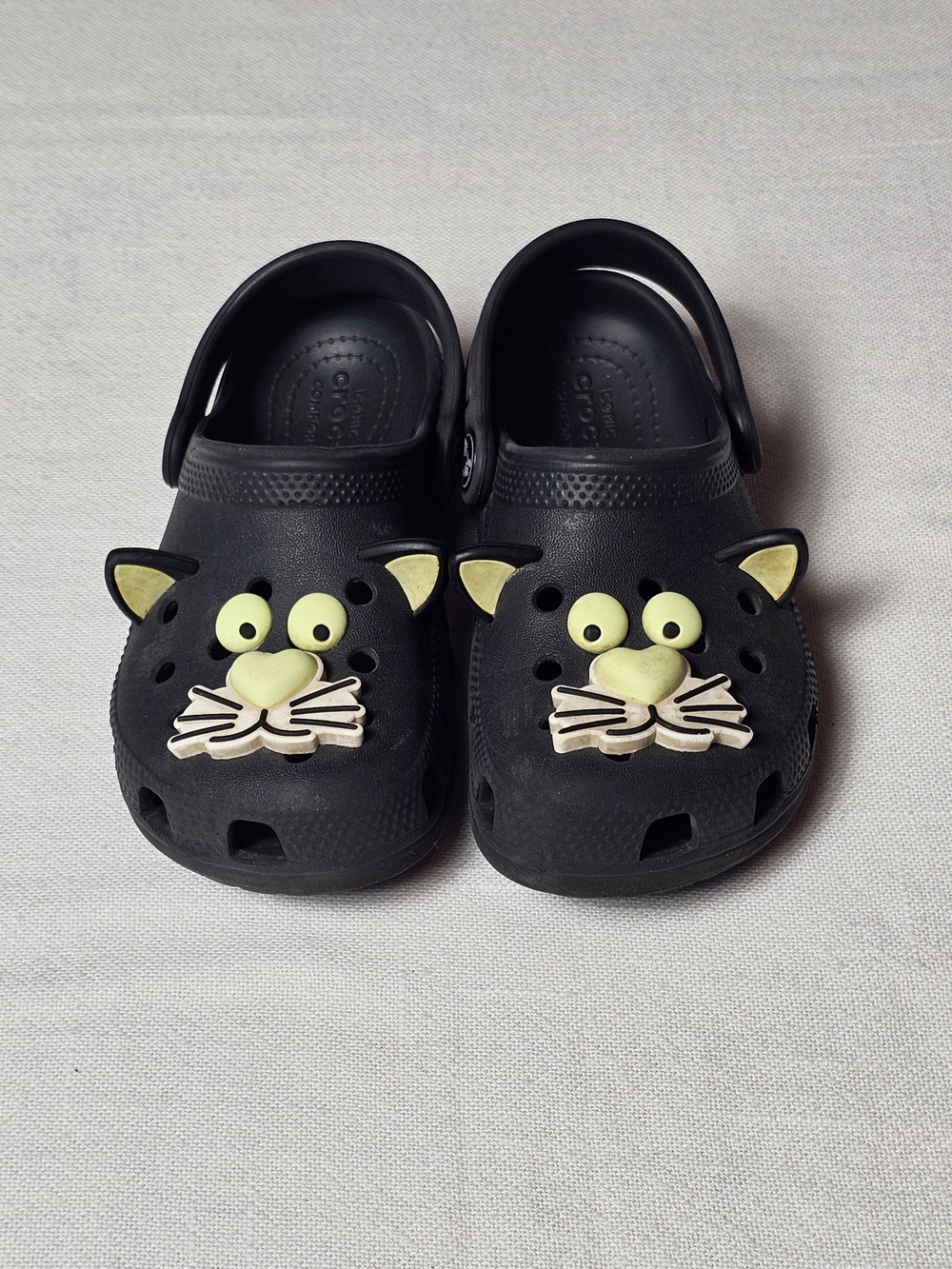 Crocs Classic Glow Black Cat Clogs Kids Size C11